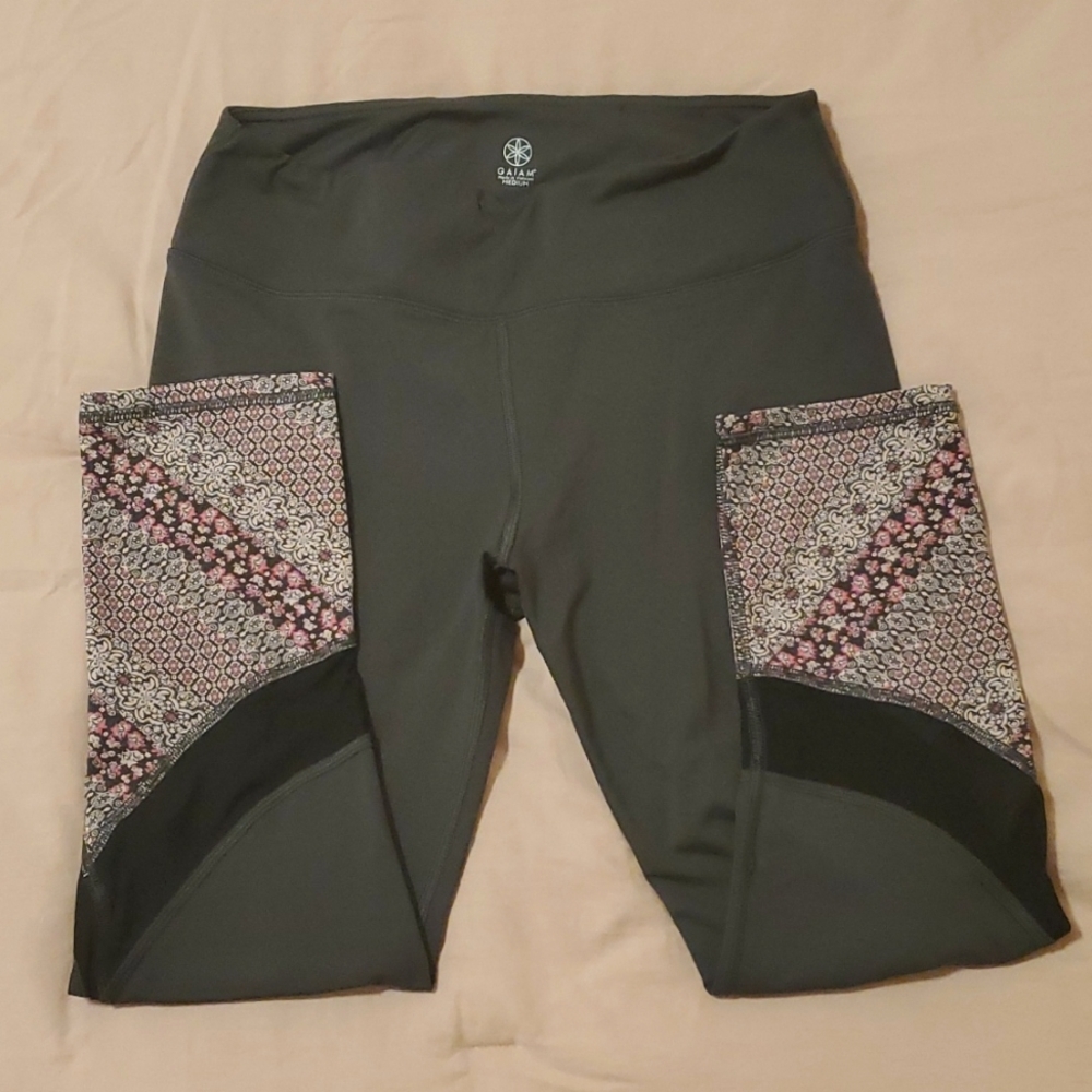 Gaiam Capri Leggings Size Medium
